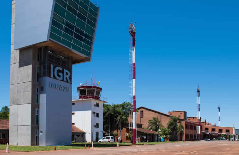 El aeropuerto de Iguazú recibirá los pasajeros que debían llegar o partir de Posadas.