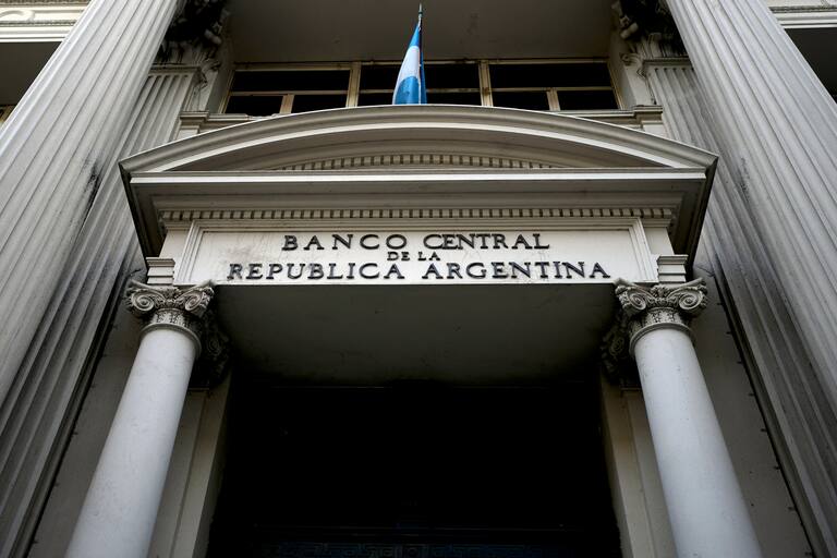 El Gobierno aceptó la renuncia de Miguel Pesce y todos los directores del BCRA.