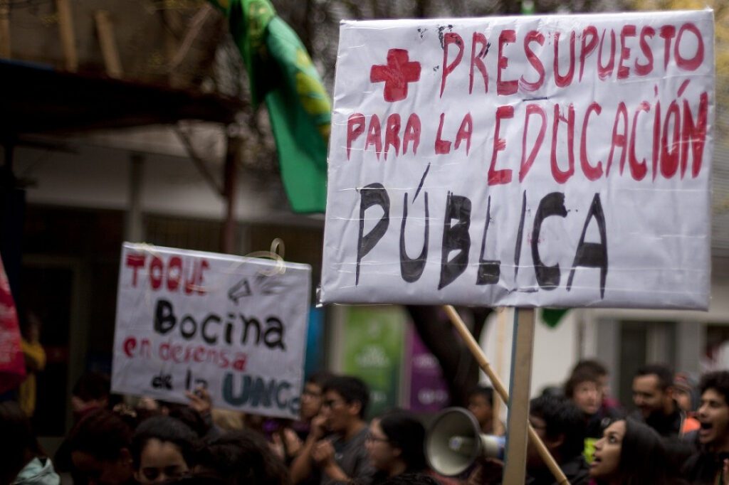 El Gobierno convocó al Consejo Interuniversitario Nacional para debatir el presupuesto y Diputados impulsa una ley de emergencia