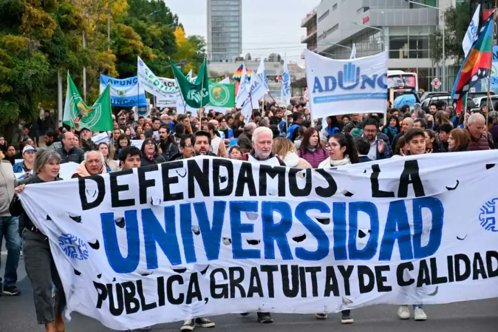 La oposición logró mayoría en Diputados para que el presupuesto universitario se discuta en comisión