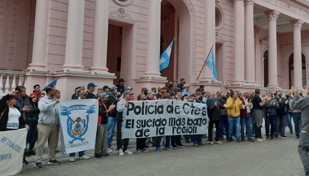 Policías