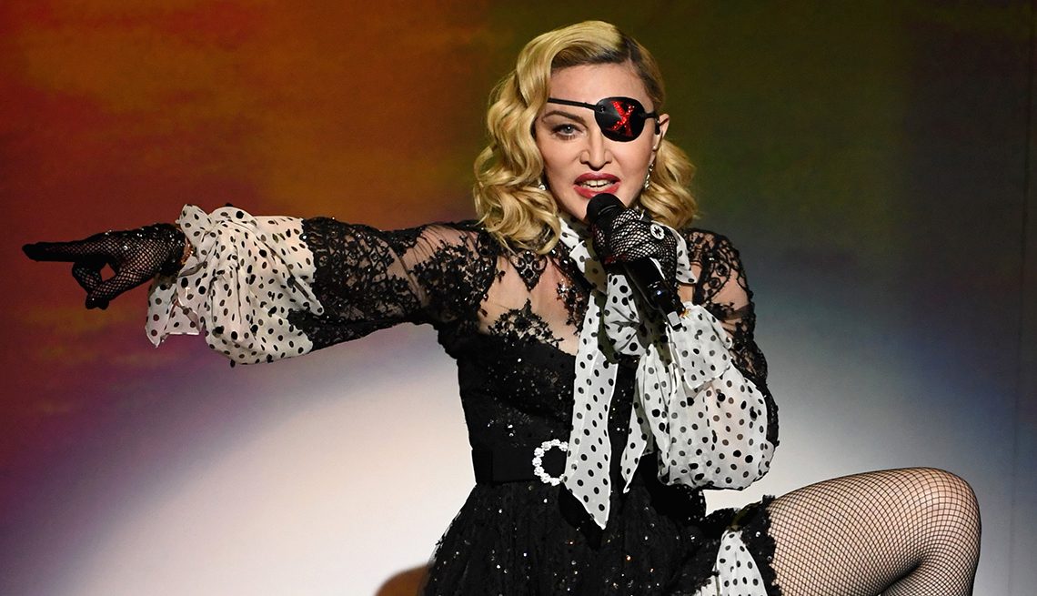 La reina del pop brindará un show gratuito en una de las playas de Brasil.