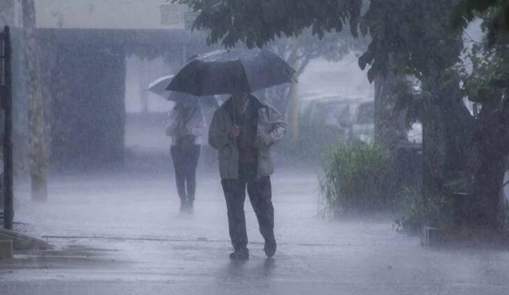 Fin de semana con lluvias en Corrientes y tormentas intensas desde el sábado. Todo el territorio bajo alerta amarilla el domingo.