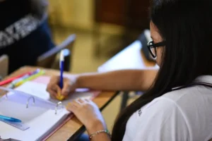 Becas Progresar: denuncian problemas de acceso y una caída de casi 60% de beneficiarios en Misiones