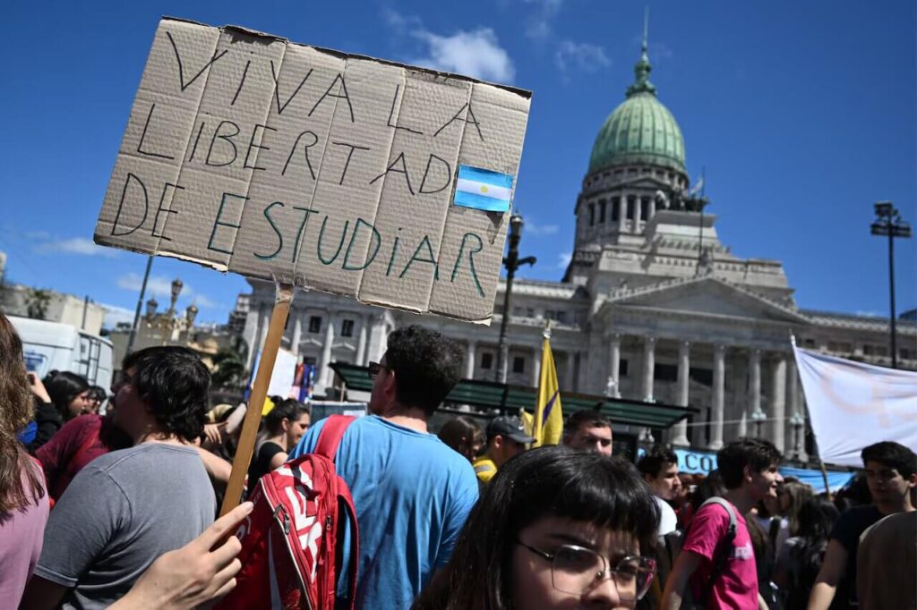 ahogamiento presupuestario a las universidades