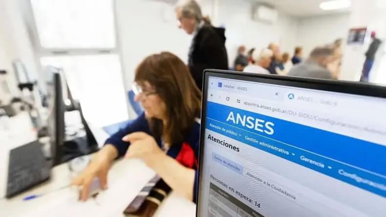 El bono de $70.000 es solo para los jubilados que cobran la mínima.