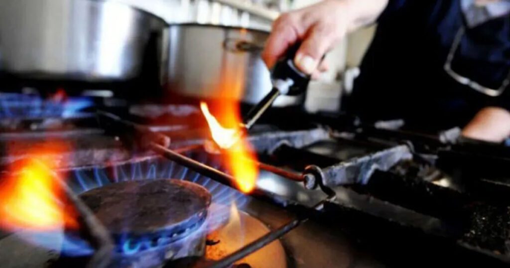 Gran parte de Buenos Aires sin gas en plena ola polar: Enargas interrumpió la venta de GNC