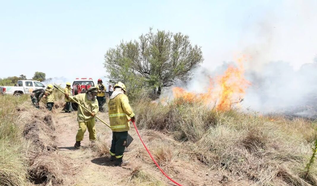 Bomberos voluntarios de Corrientes