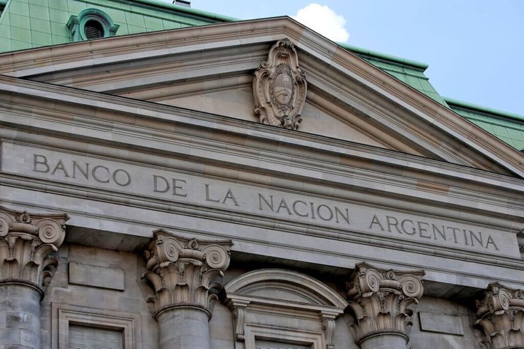 El Gobierno transformó al Banco Nación en una Sociedad Anónima