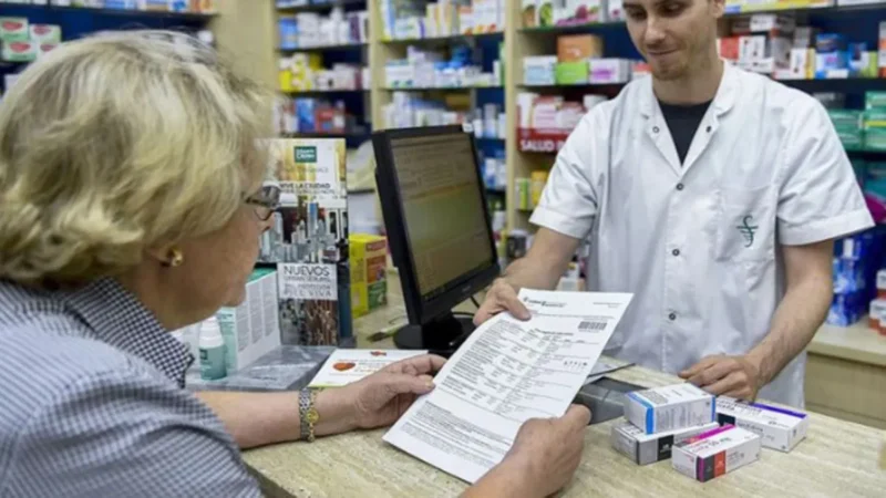 Desde diciembre de 2024, el PAMI limita la cantidad de medicamentos y demora la entrega de prótesis.