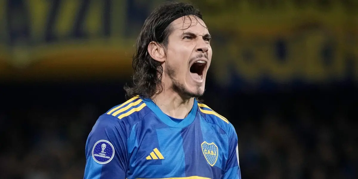 Edinson Cavani en la formación de Boca