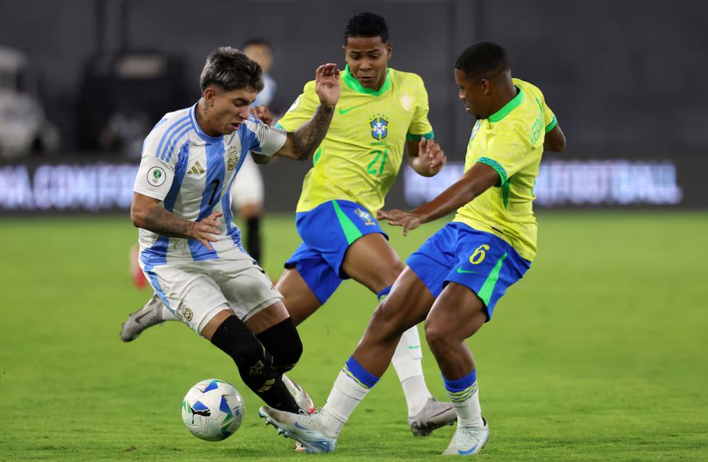Argentina vs. Brasil por las Eliminatorias Sudamericanas: horario, formaciones y cómo verlo en vivo
