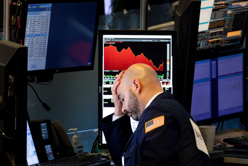 Los futuros de Wall Street profundizan las pérdidas ante temores de recesión global.
