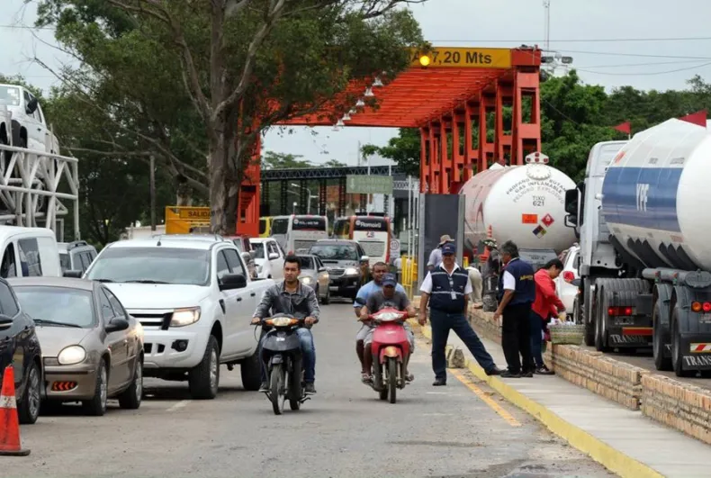 Los empleados de Aduana iniciaron un paro en reclamo de una recomposición salarial.