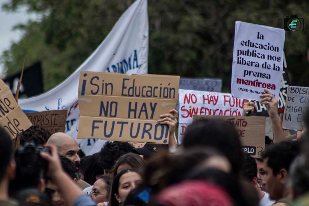 El veto presidencial abre un nuevo conflicto con sindicatos universitarios, que ya anunciaron paro y cortes en facultades.