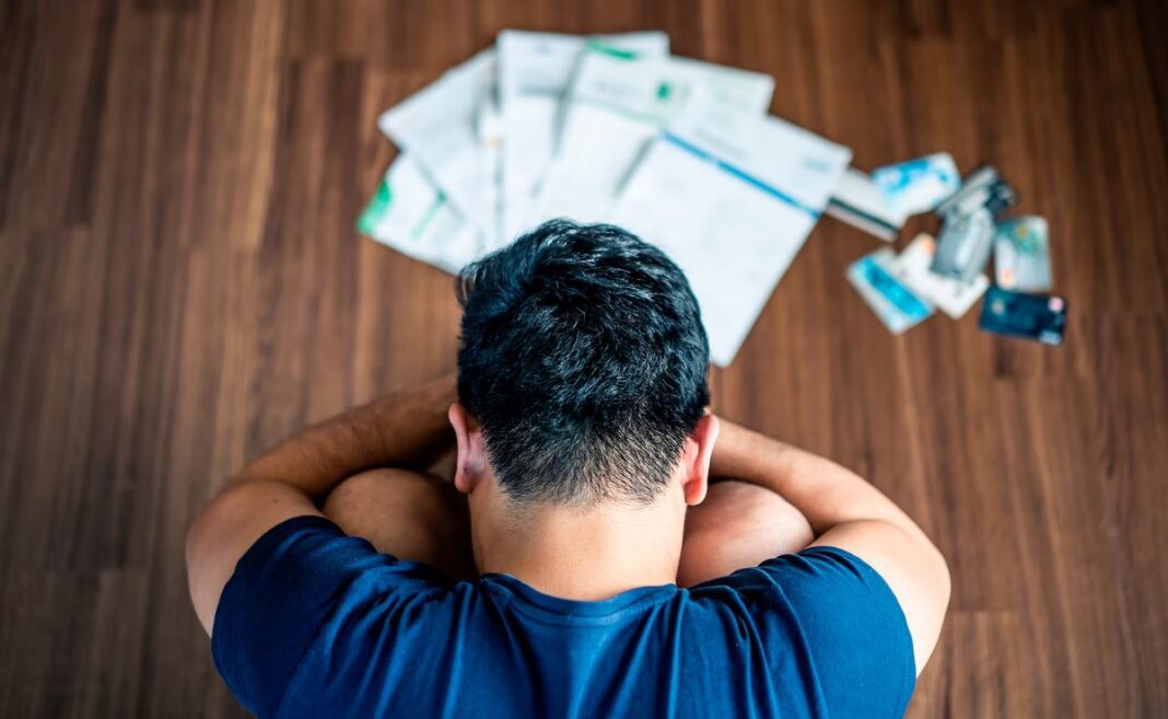 Crece la morosidad en créditos más familias no pueden pagar sus deudas