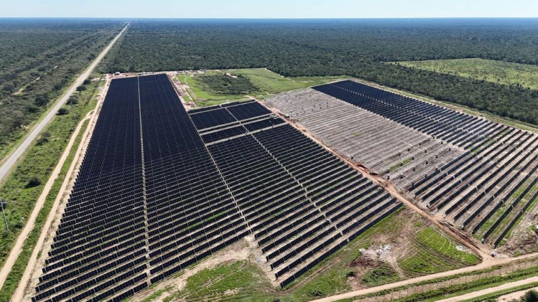En Ingeniero Juárez continúa la instalación de paneles solares