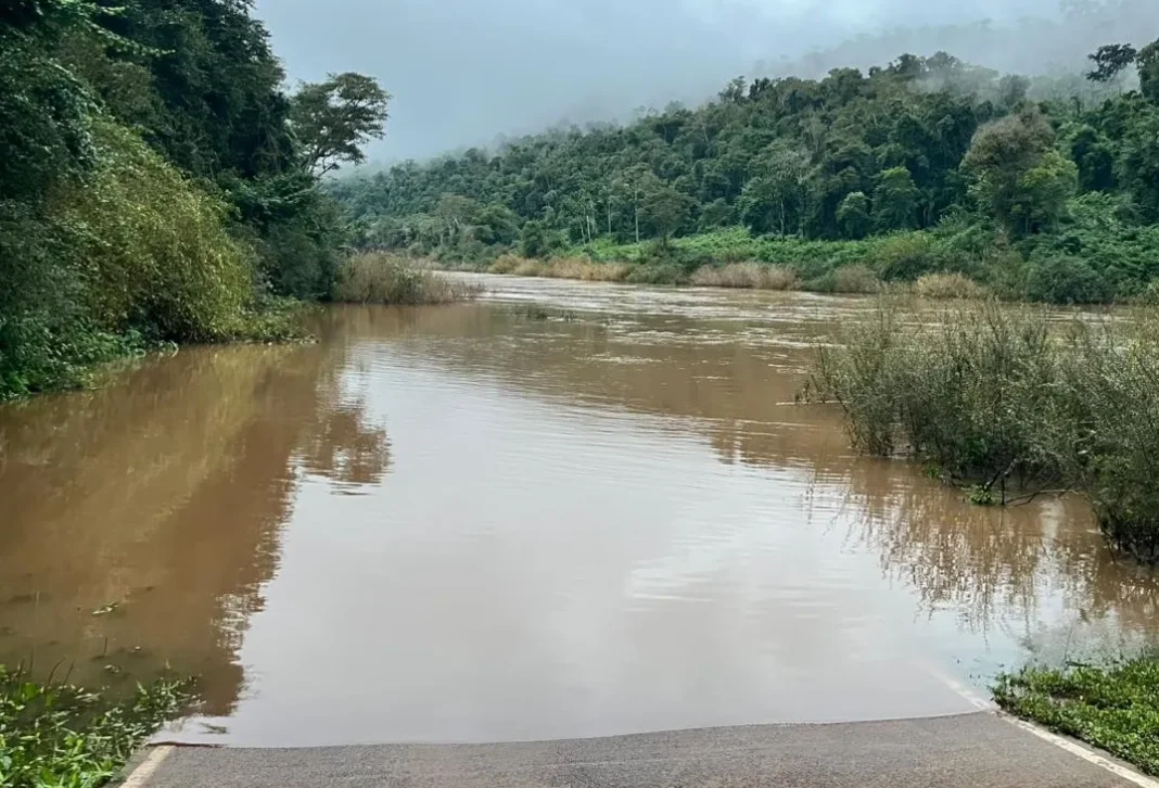 Misiones por la crecida del arroyo Yabotí está interrumpido el acceso al Parque Moconá