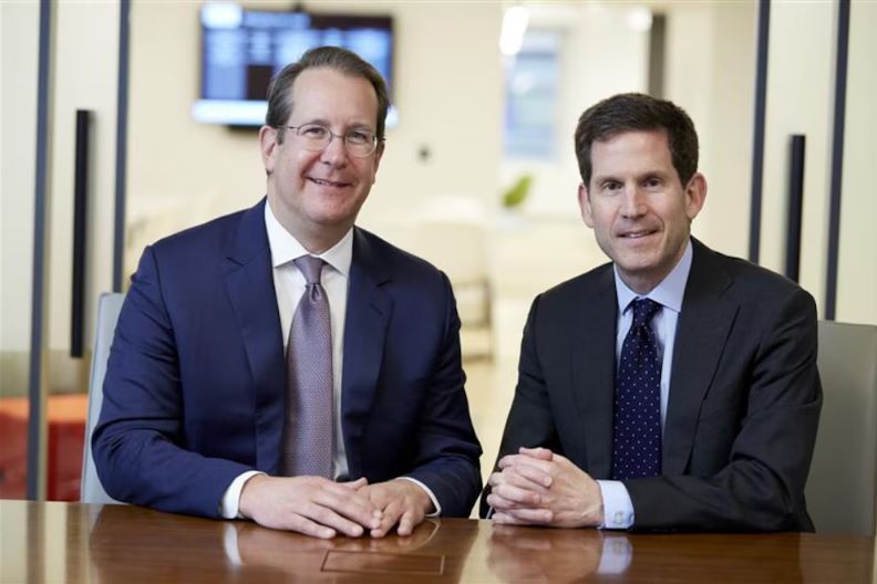 Christopher Bogart y Jonathan Molot, co-CEOs de Burford (Crédito: Burford Capital)