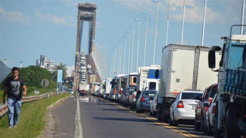 Durante cinco noches, el tránsito sobre el puente Belgrano será reducido por obras de mantenimiento en sus juntas estructurales.