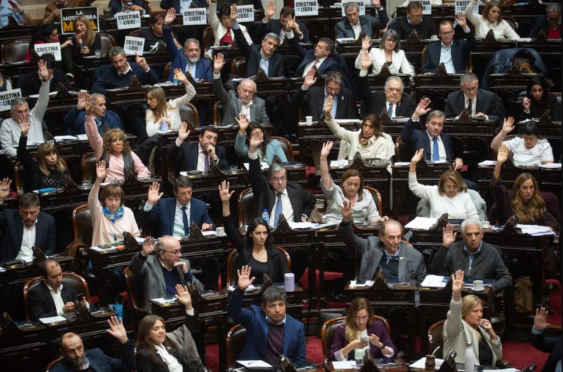 En medio de la crisis en el Garrahan, la oposición aprobó en Diputados la emergencia en pediatría