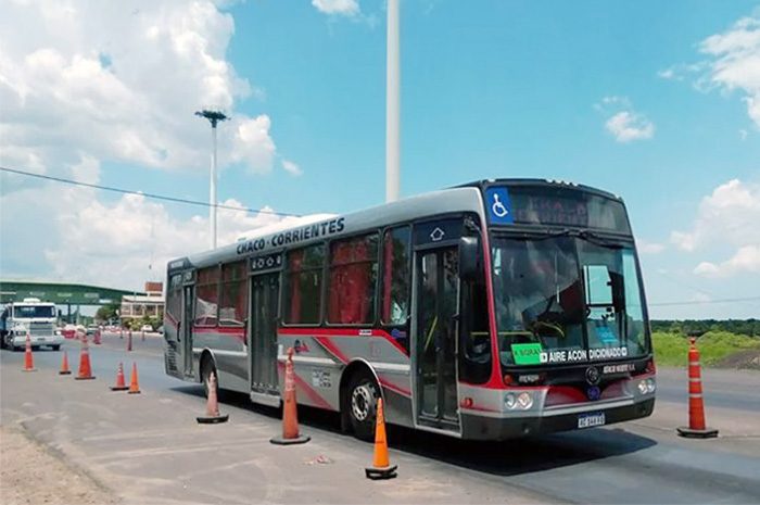 Los usuarios solo cuentan con el servicio de la empresa chaqueña Ataco mientras continúan las medidas de la UTA Corrientes.