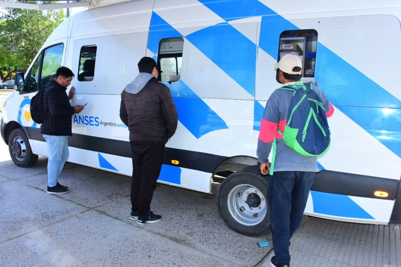 Las pensiones restituidas se abonarán con retroactivo, incluyendo los haberes de julio, agosto y septiembre para los beneficiarios afectados.