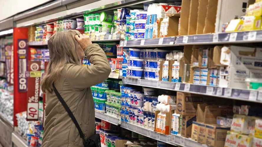 Las familias del norte reducen el consumo de frutas, verduras y lácteos, mientras crecen los pedidos de ayuda alimentaria.