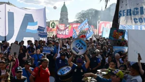 Docentes universitarios realizan una nueva jornada de paro en reclamo por la aplicación de la ley de financiamiento