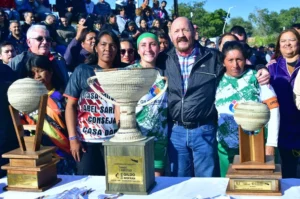Gildo Insfrán encabezará la apertura del 4° Torneo de la Amistad de fútbol femenino en Clorinda