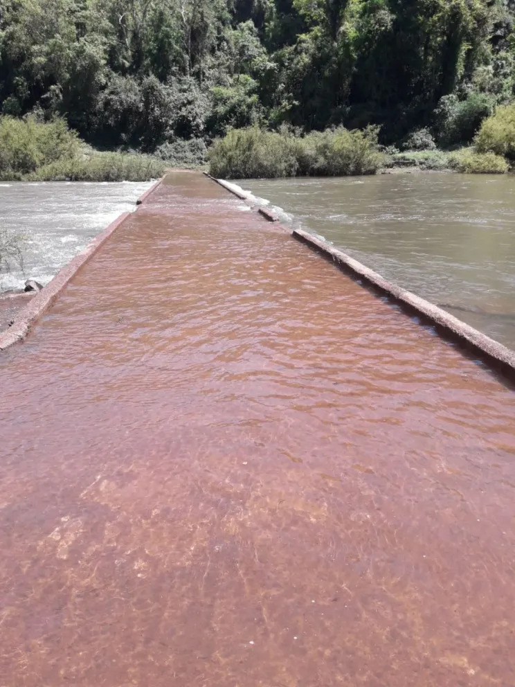 Lluvias en el NEA cierran el acceso al Parque Moconá por la crecida del arroyo Yabotí 3