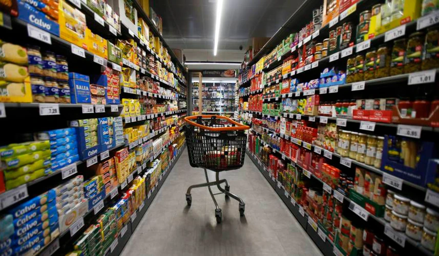 Las ventas en supermercados y mayoristas acumulan fuertes caídas desde el inicio de la gestión de Javier Milei.