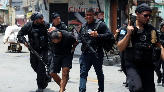 Los ministros Rui Costa y Ricardo Lewandowski se reunirán con el gobernador Cláudio Castro tras la operación policial más letal en la historia de Río de Janeiro.
