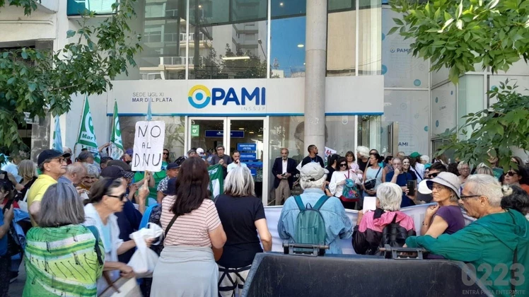 El amparo colectivo busca restituir el plan “Vivir Mejor”, que garantizaba cobertura total de medicamentos.