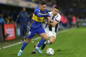 Boca y Talleres se enfrentan este domingo.