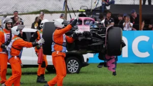 Así quedó el auto de Franco Colapinto. Foto: Reuters.