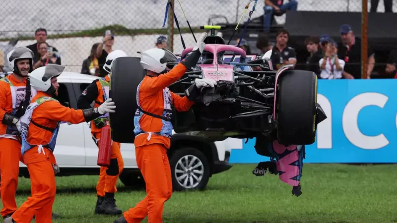 Así quedó el auto de Franco Colapinto. Foto: Reuters.