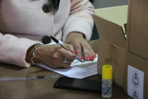 Corrientes comenzó el pago a las autoridades de mesa y delegados de las elecciones provinciales