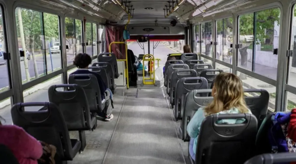 Empresas del interior advierten un colapso del transporte por falta de fondos y caída de pasajeros