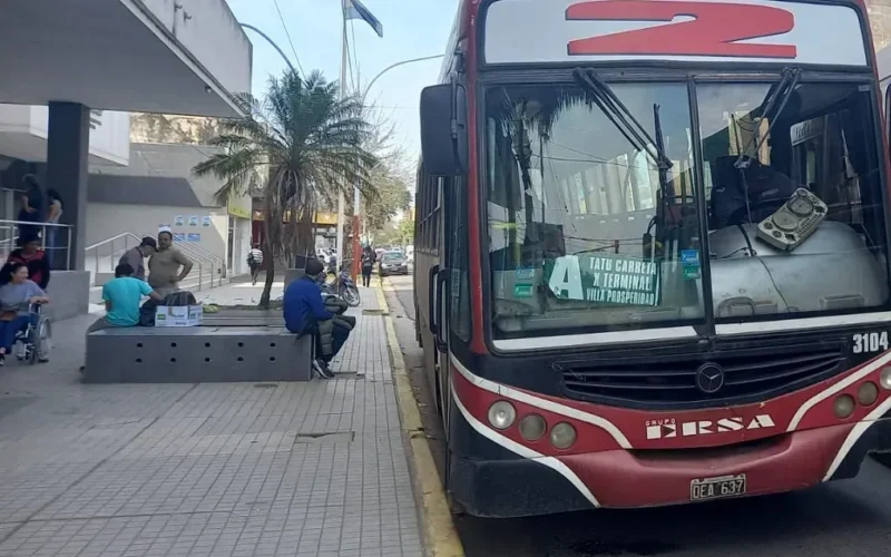 Los choferes perciben sueldos recortados y jornadas reducidas por la falta de actualización tarifaria en Chaco.