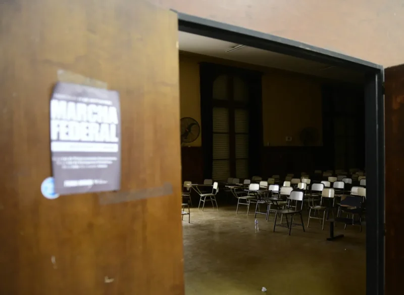 Financiamiento universitario los no docentes pararán el próximo miércoles 19