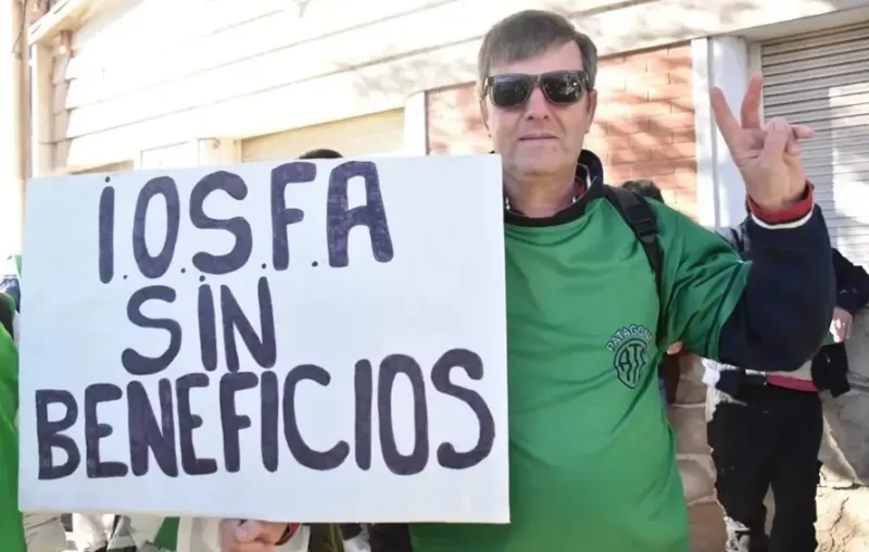 Reclamo de afiliados a IOSFA.