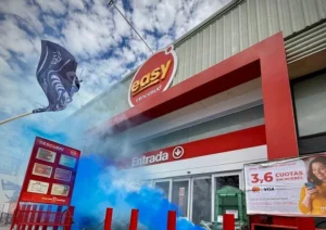 Más de 500 despidos en supermercados y fábricas Cencosud, NewSan y La Suipachense en el centro del ajuste 2