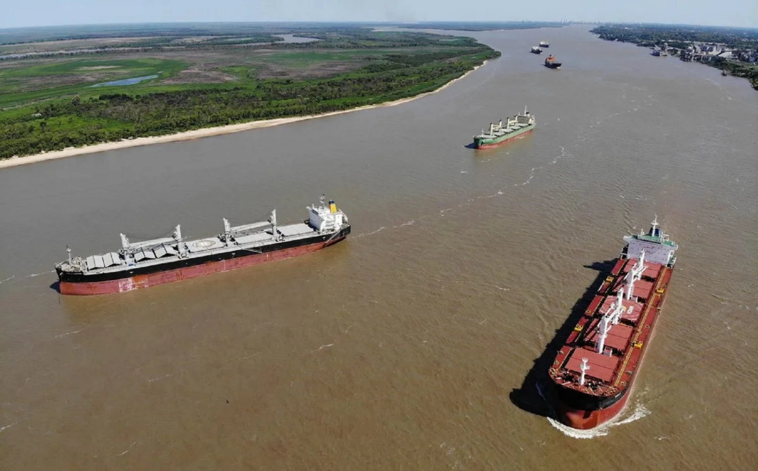 Hidrovía: cuestionan la nueva concesión y advierten que deja afuera a Formosa y al norte argentino