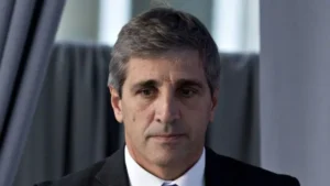 La emisión cerró con USD 910 millones, lejos de los USD 2.000 millones que buscaba Economía. 2