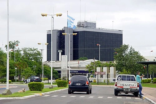 El funcionario provincial destacó el orden fiscal y comparó salarios, recaudación y endeudamiento con el nivel nacional.