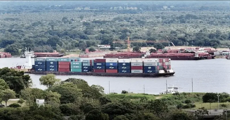 Milei avanza con la privatización de la Hidrovía Paraná-Paraguay.