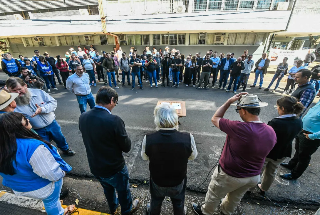 Asamblea de productores yerbateros Si no hay solución, iremos a Posadas a tomar nuestra casa