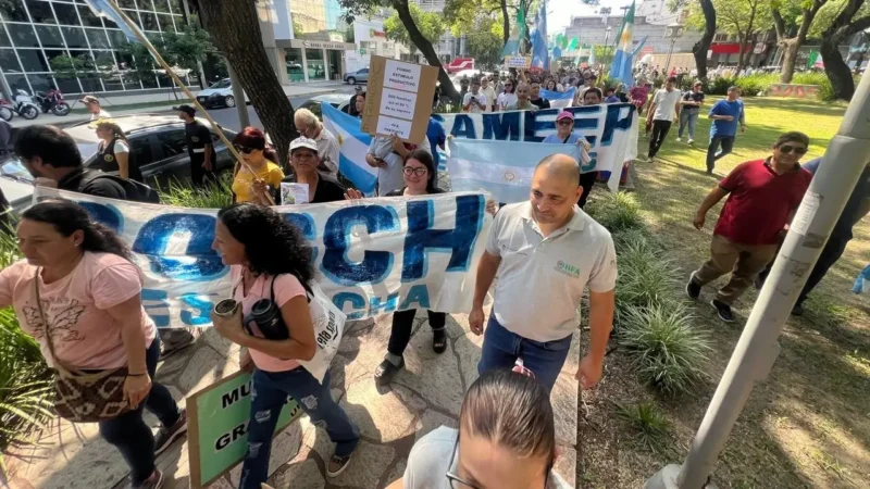 Trabajadores del Ministerio de la Producción denuncian una quita salarial de entre el 85% y el 95% de sus ingresos. Foto: El Destape.