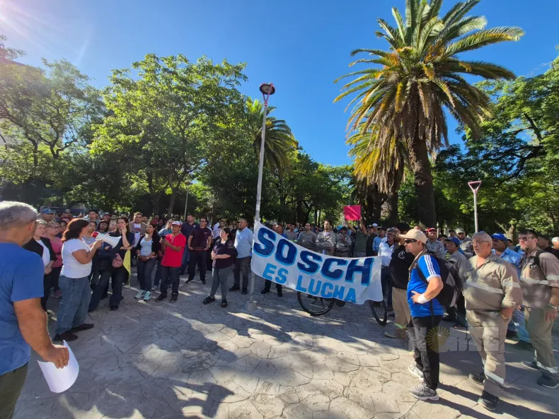 El salario se depositó el último día hábil permitido, tras semanas de reclamos del personal sanitario.